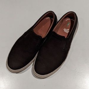 Cougar Slip-On Sneaker